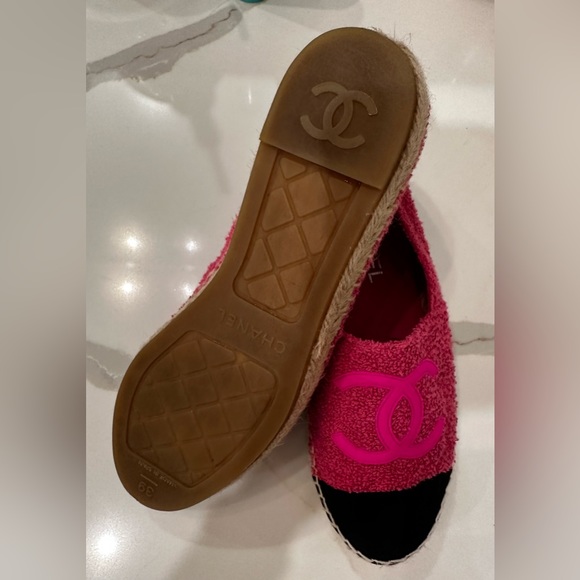 Like New Authentic Chanel Espadrilles Pink/Black Size 39 (8.5 US) - Picture 2 of 4